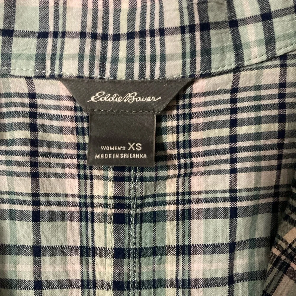 Eddie Bauer Women’s XS Button Down Shirt - Picture 3 of 5